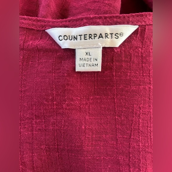 Counterparts Burgundy Women's Top - Picture 4 of 4